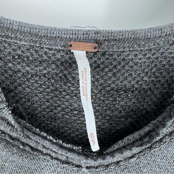 Free People Grey Split Neck Oversized Boho Top - Picture 5 of 5